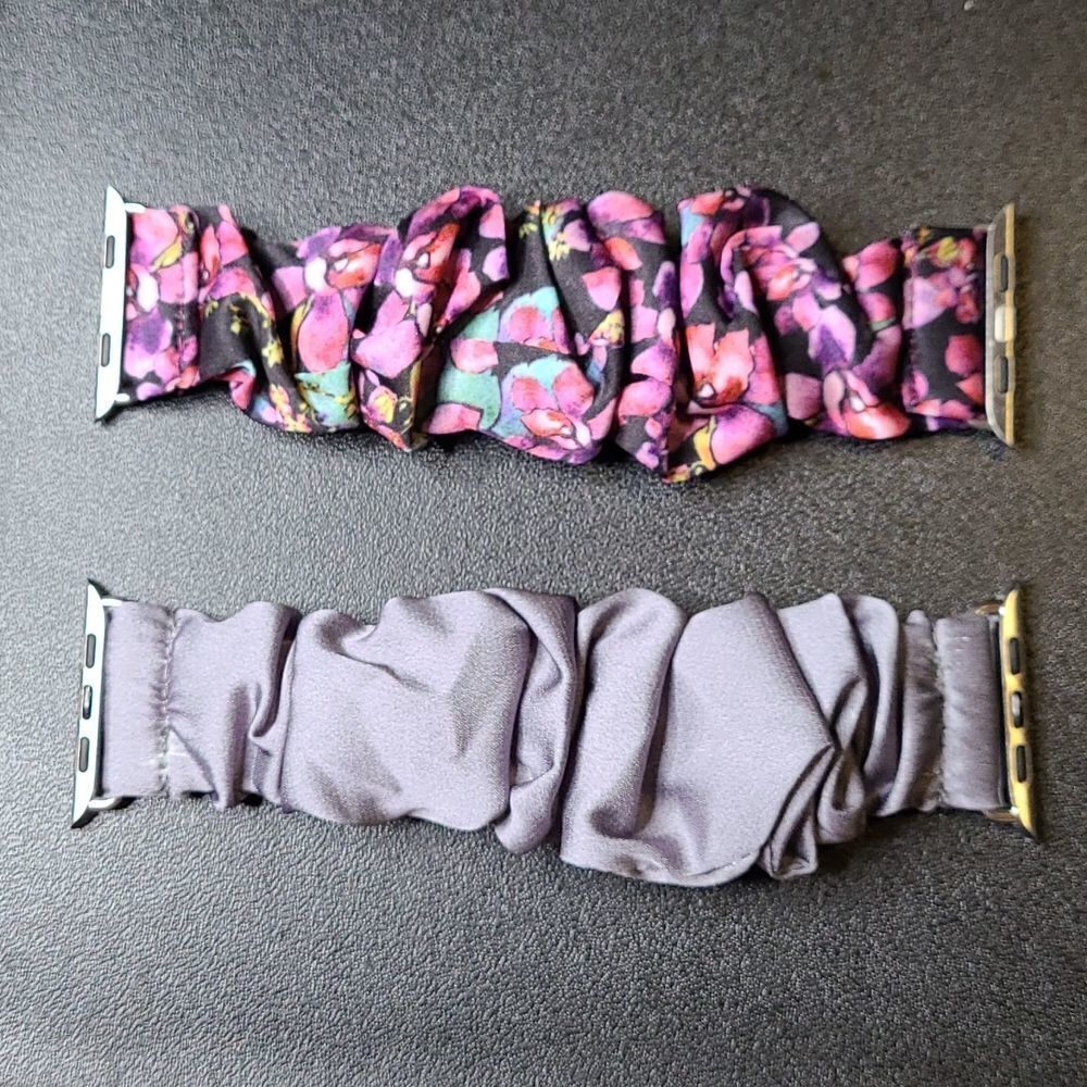 Apple Watch bans Floral and Plain Gray set.